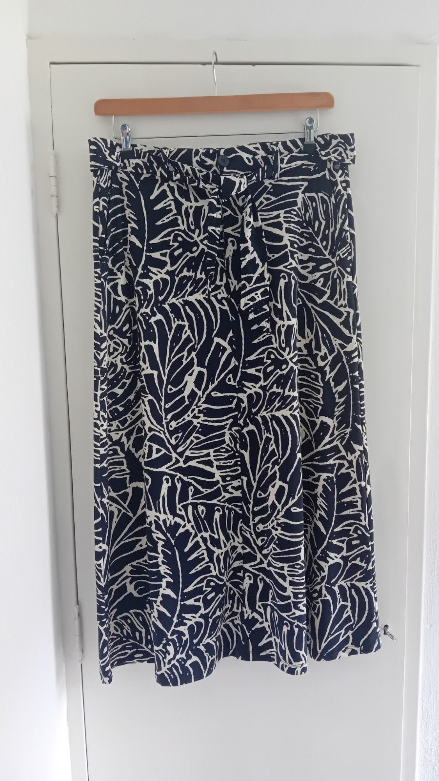 Tramontana travel rok midi rok bladerprint zwart wit L/40, Kleding | Dames, Rokken, Maat 38/40 (M), Overige kleuren, Tramontana