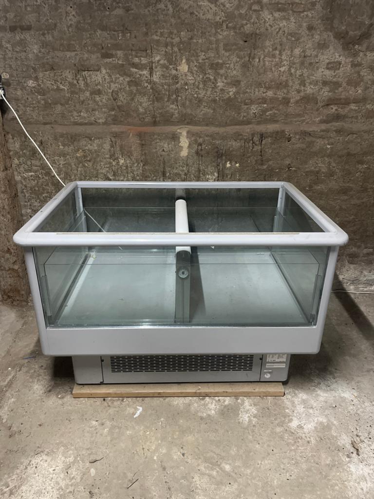 Koelvitrine - Ideaal voor horeca of winkel, Ophalen, Zo goed als nieuw