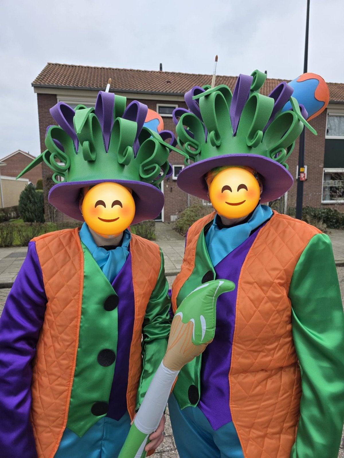 53 pakken carnaval loopgroep optocht feest party schilder, Carnaval, Zo goed als nieuw, Kleding, Ophalen