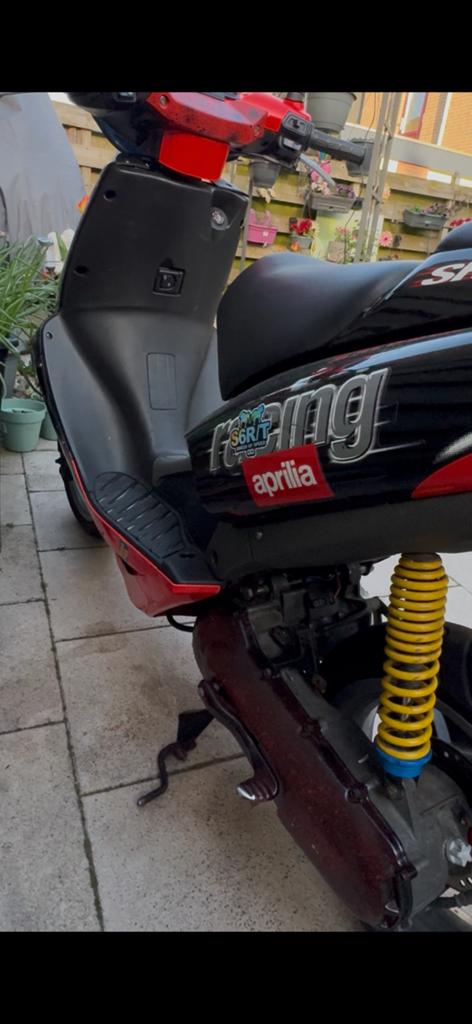 Aprilia sr50 70cc tetsuya harada lc, Fietsen en Brommers, Scooters | Aprilia, Ophalen, Tweetakt, SR 50