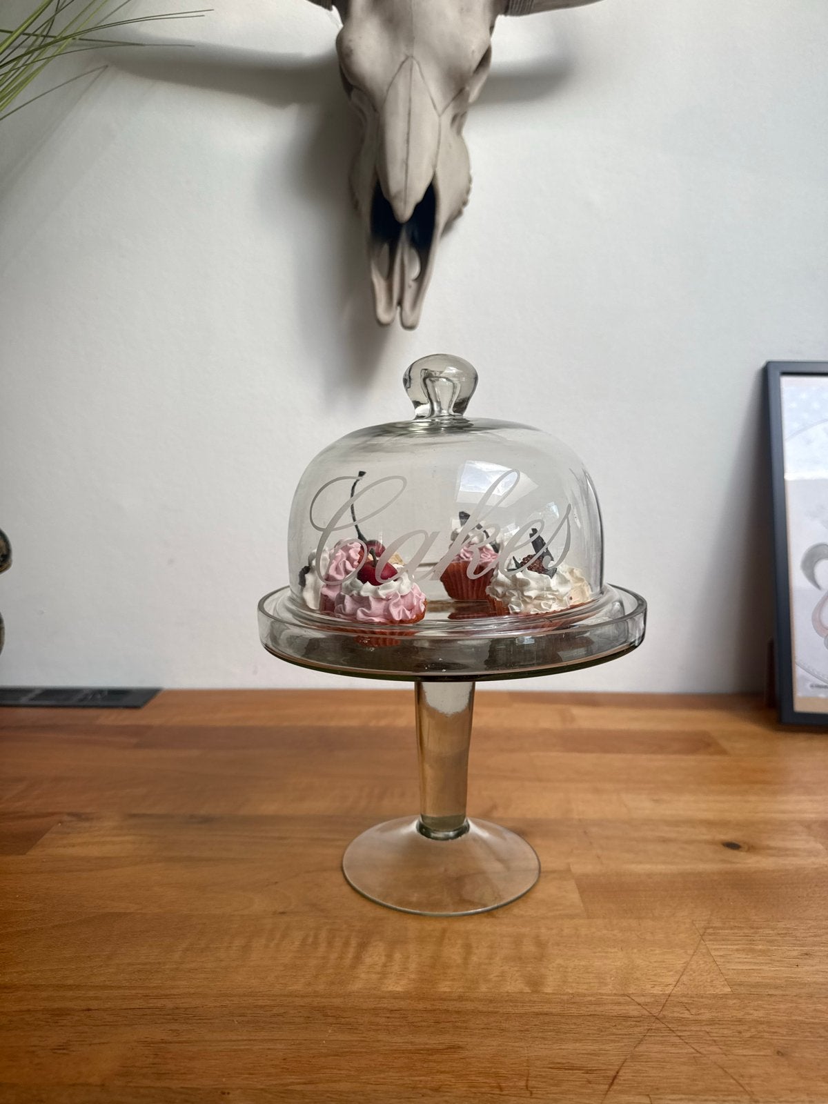 Glazen taartplateau met stolp en cupcakes, Ophalen of Verzenden, Zo goed als nieuw, Glas