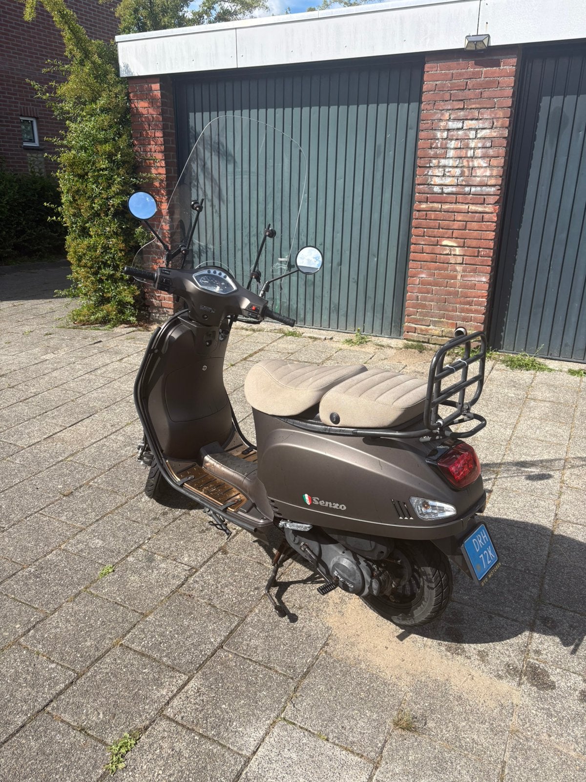 Senzo scooter 2018, Fietsen en Brommers, Ophalen of Verzenden, Zo goed als nieuw, Benzine, Overige merken