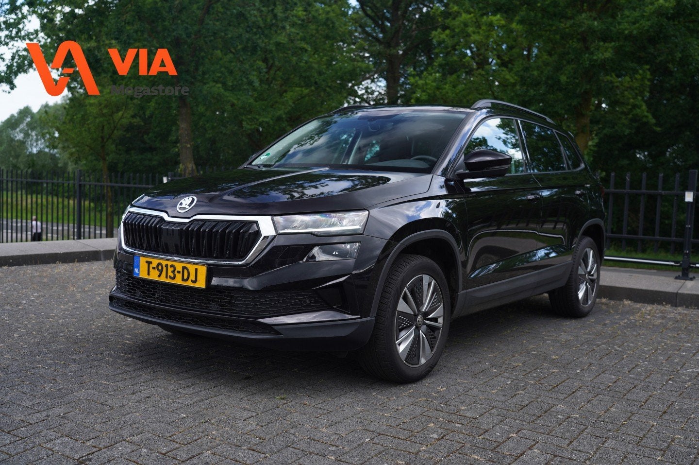 Skoda Karoq 1.5 TSI | 150PK | Trekhaak | Stoelverw. | Climat, 4 cilinders, Zwart, Karoq, SUV of Terreinwagen