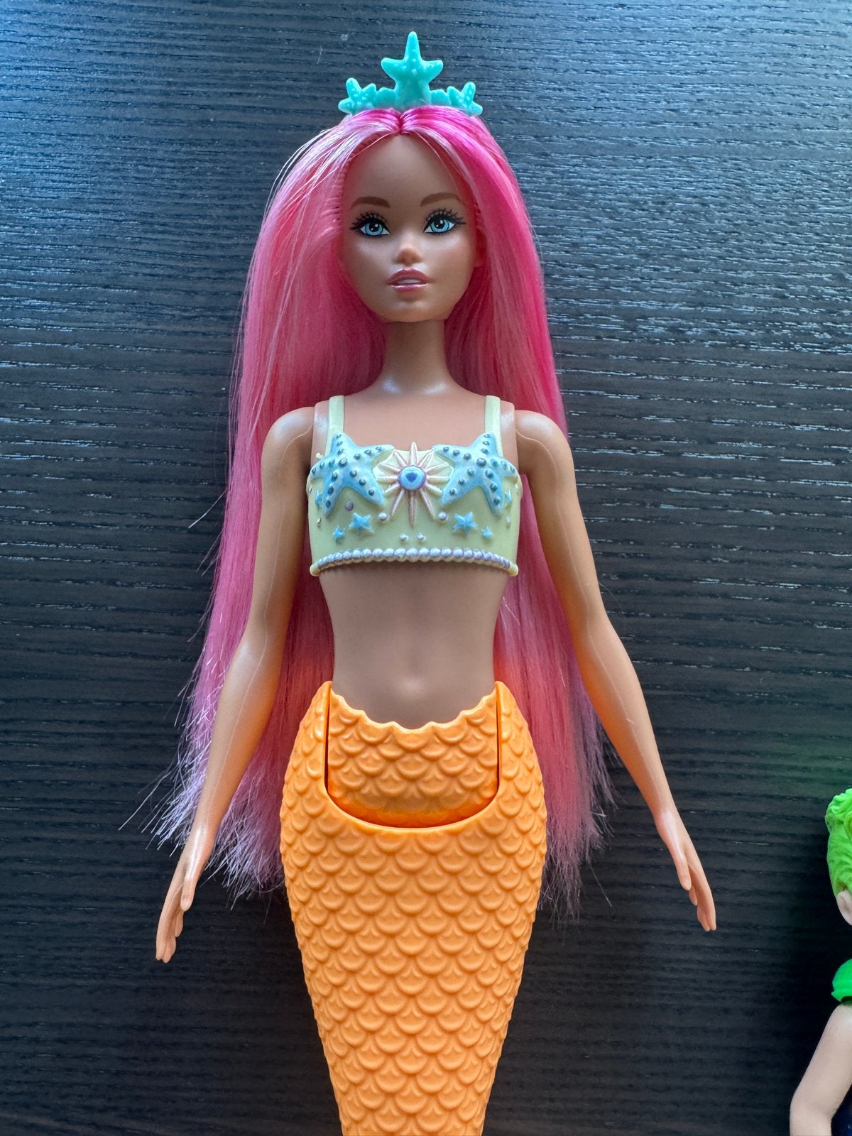 Barbie Zeemeermin met Roze Haar en Oranje Staart, Ophalen of Verzenden, Zo goed als nieuw, Barbie