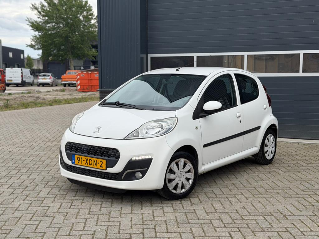 Peugeot 107 12V 5DR 2012 LED Nieuwe Apk Nap Airco Elek Ramen, Auto's, Voorwielaandrijving, 4 stoelen, Origineel Nederlands, Bedrijf