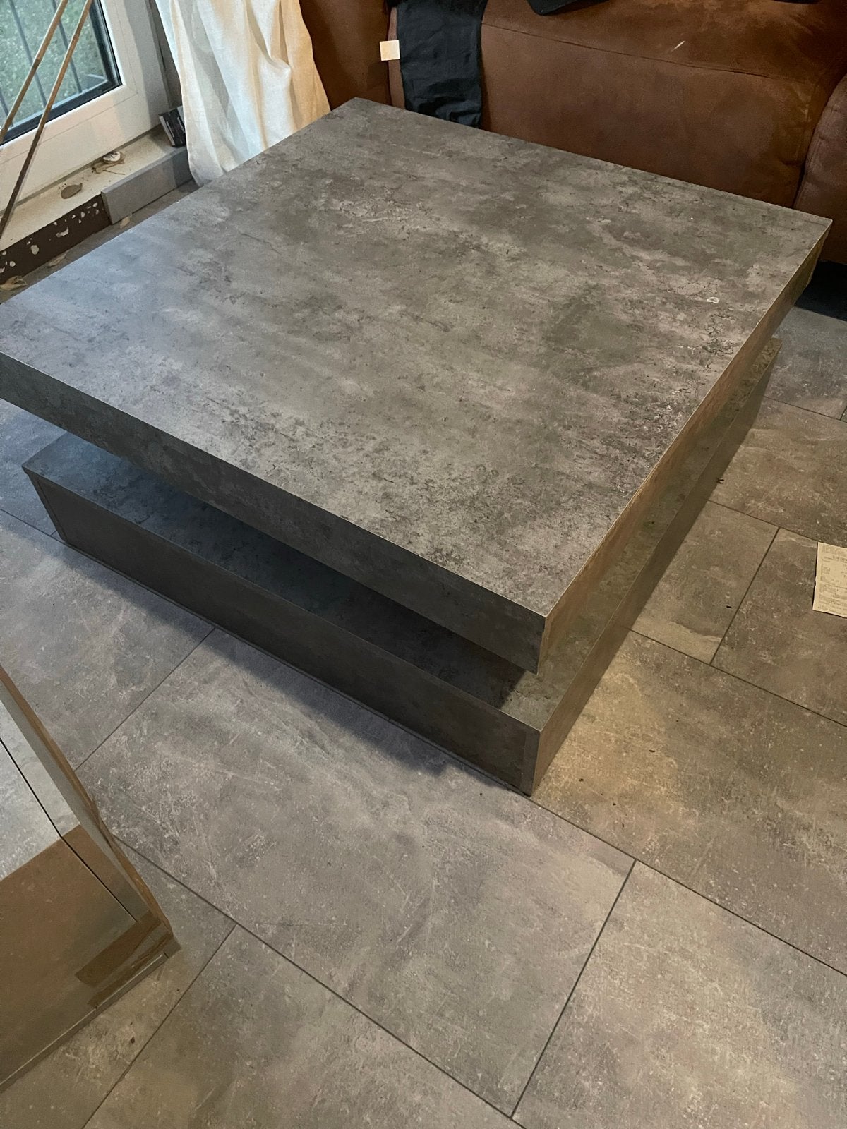 Betonlook salontafel - Modern en stijlvol, Huis en Inrichting, Ophalen of Verzenden, Gebruikt, Vierkant, Overige materialen