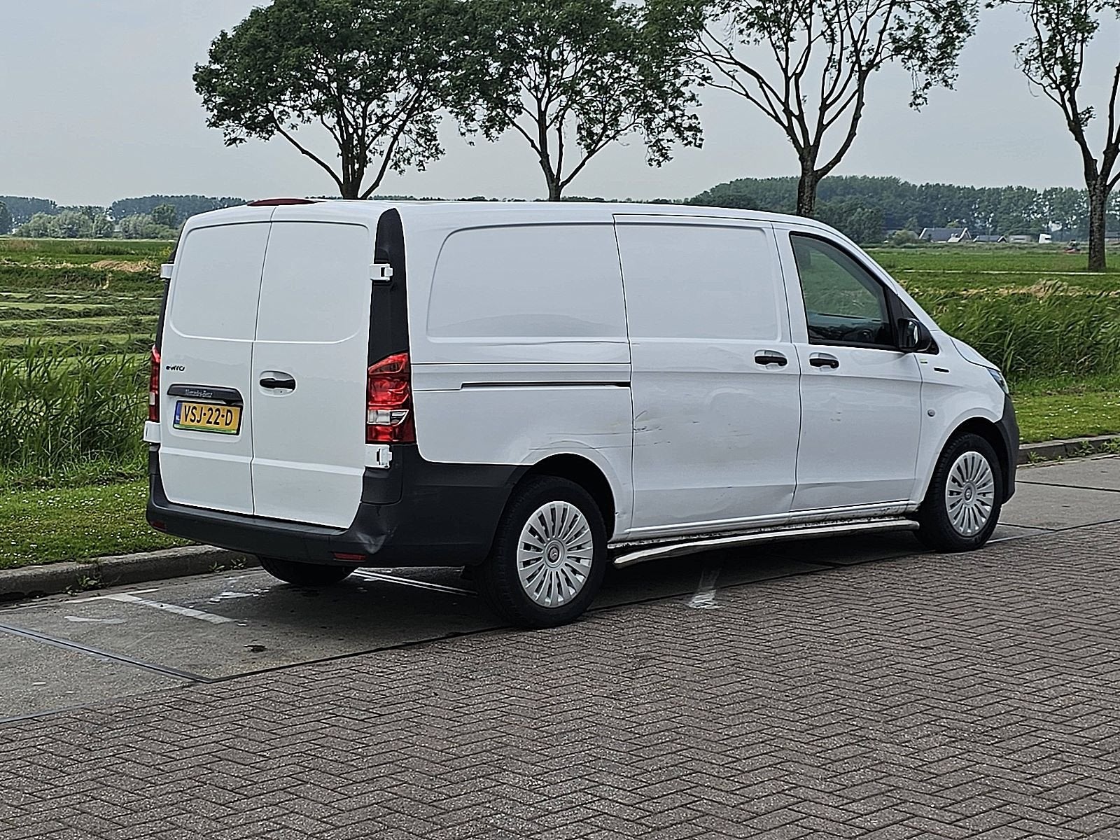 MERCEDES-BENZ EVITO 66kwh wltp 292 kms, Auto's, Bestelauto's, Gebruikt, 2255 kg, 116 pk, Wit