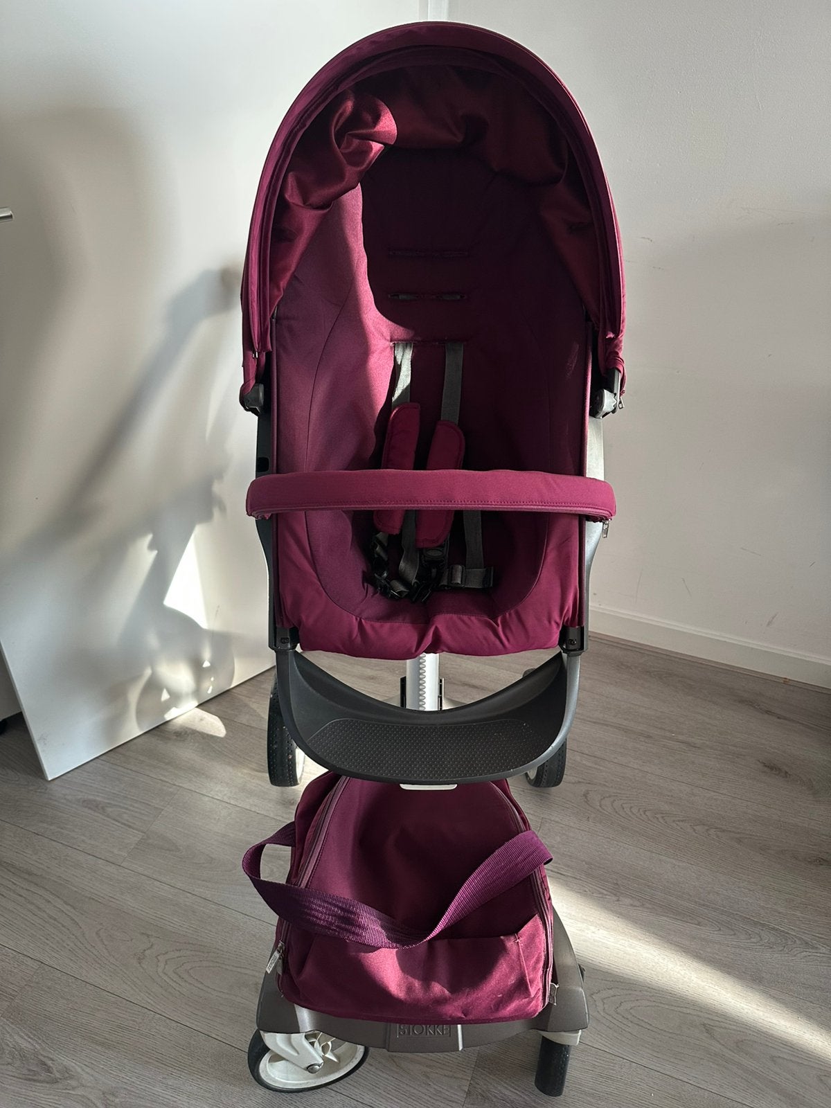 Set kinderwagen stokky, Ophalen, Zo goed als nieuw, Regenhoes