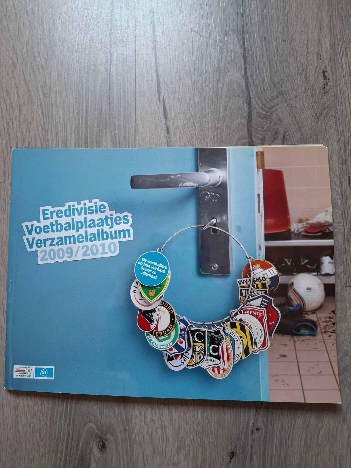 Eredivisie Voetbalplaatjes Verzamelalbum 2009/2010, Ophalen of Verzenden, Zo goed als nieuw