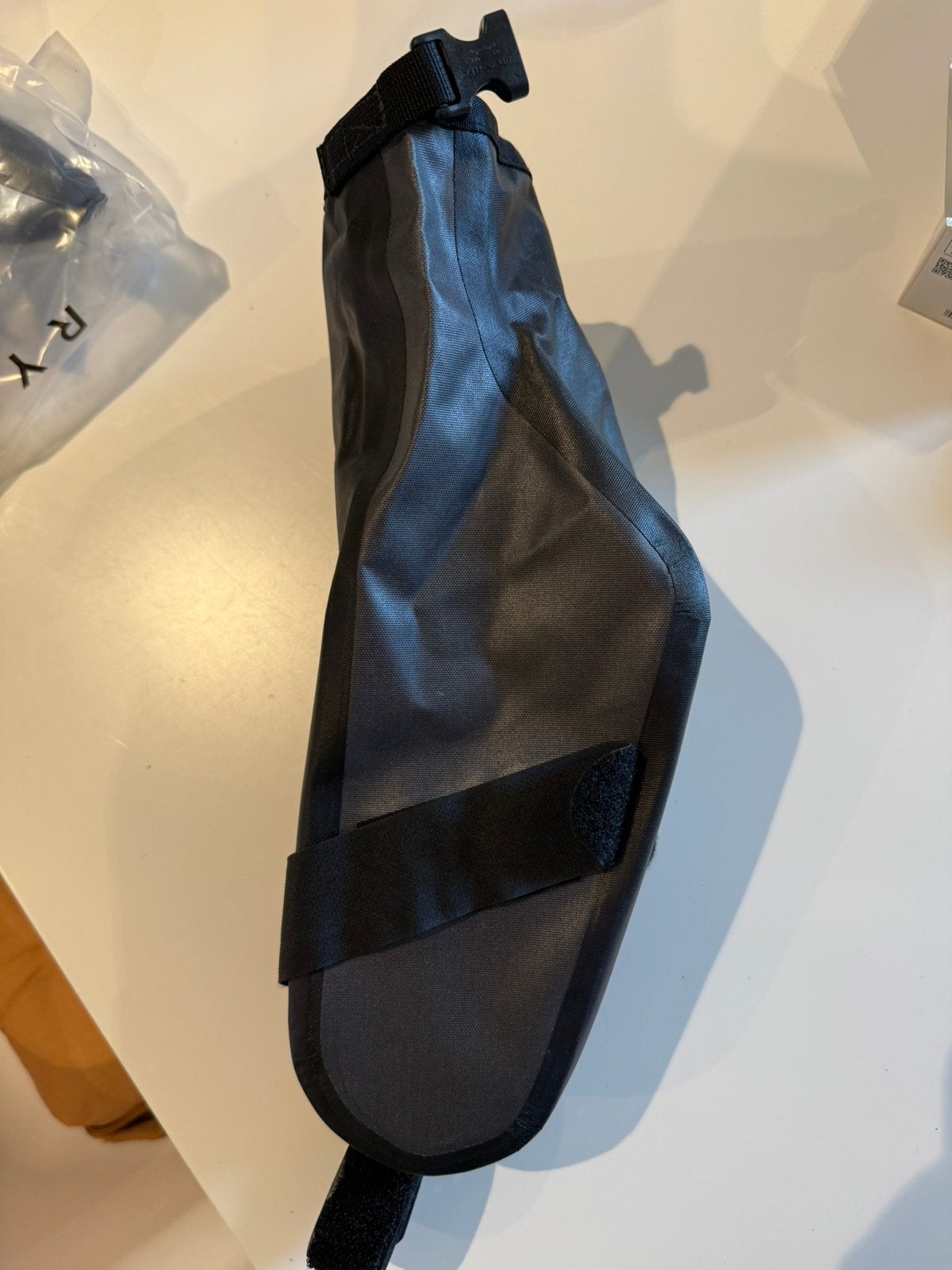 Decathlon Waterproof saddle bag 2.5L, Ophalen of Verzenden, Zo goed als nieuw