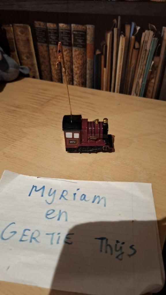 Harry Potter Hogwarts Train fotoclip, Ophalen of Verzenden, Zo goed als nieuw, Actiefiguurtje