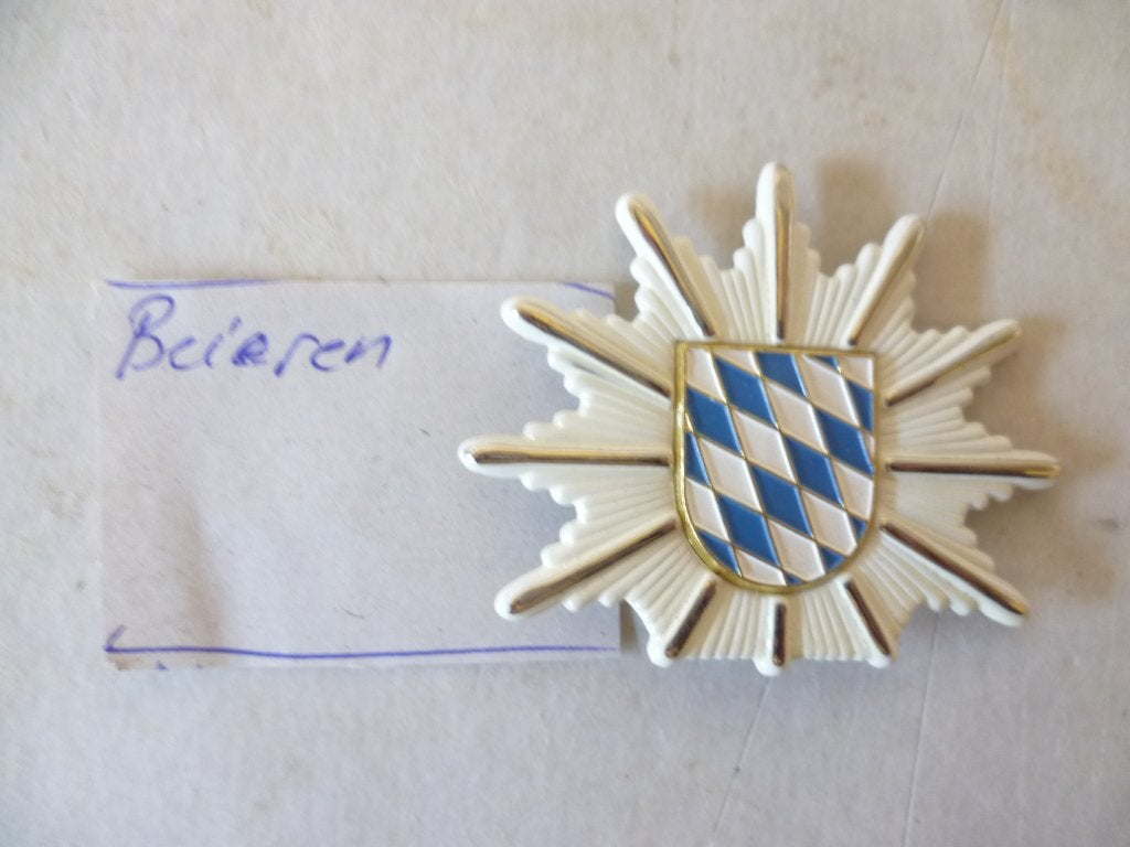 Politie Pet Embleem Beieren Duitsland in nieuwstaat., Ophalen of Verzenden, Landmacht, Duitsland, Embleem of Badge
