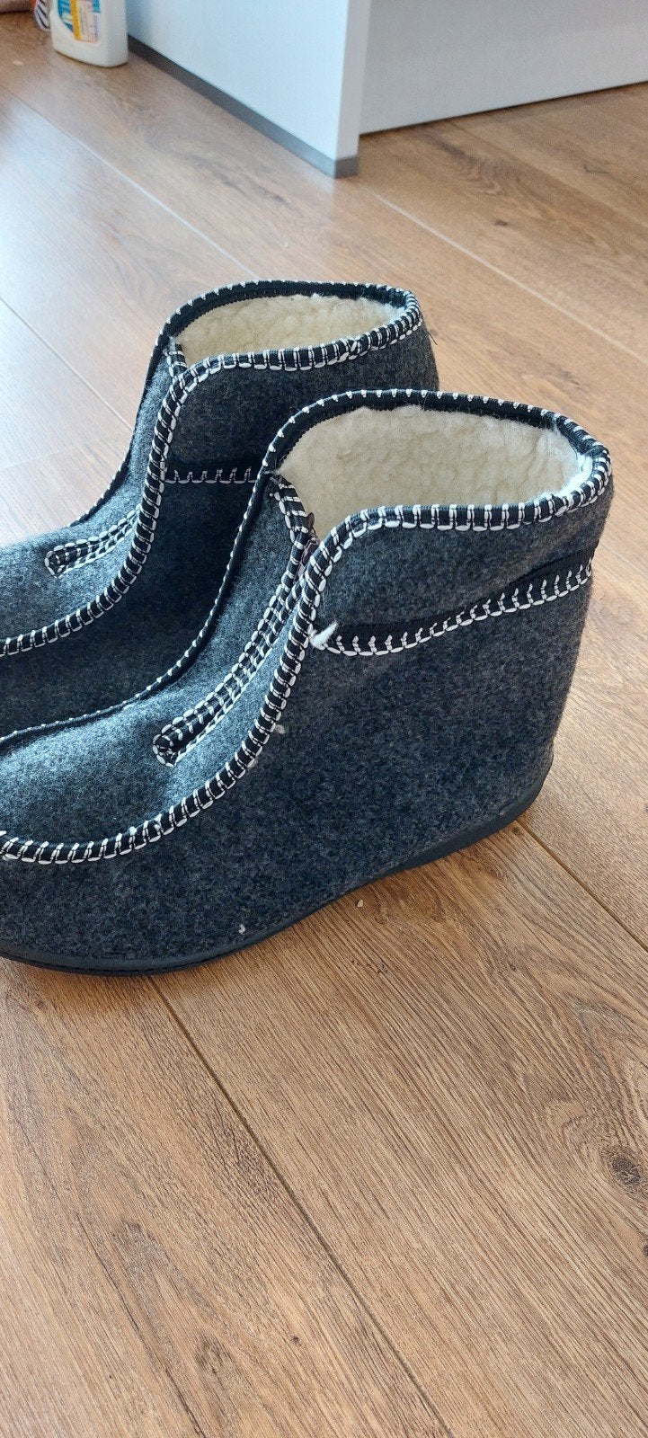 Warme pantoffels maat 41/42, Kleding | Dames, Ophalen of Verzenden, Pantoffels of Sloffen