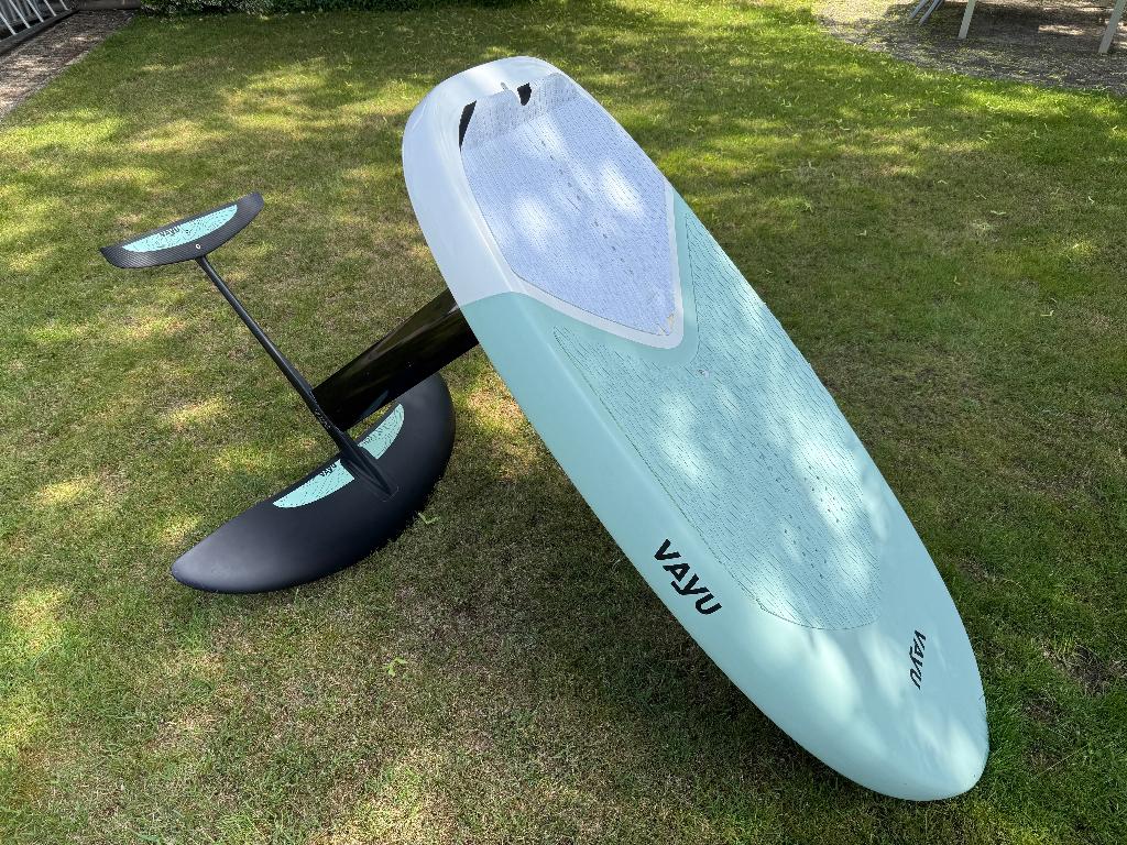 Vayu Fly 110ltr + Freeride Foil set 1850 cm2 voor beginners, Watersport en Boten, Ophalen, Gebruikt, Wingsurfset