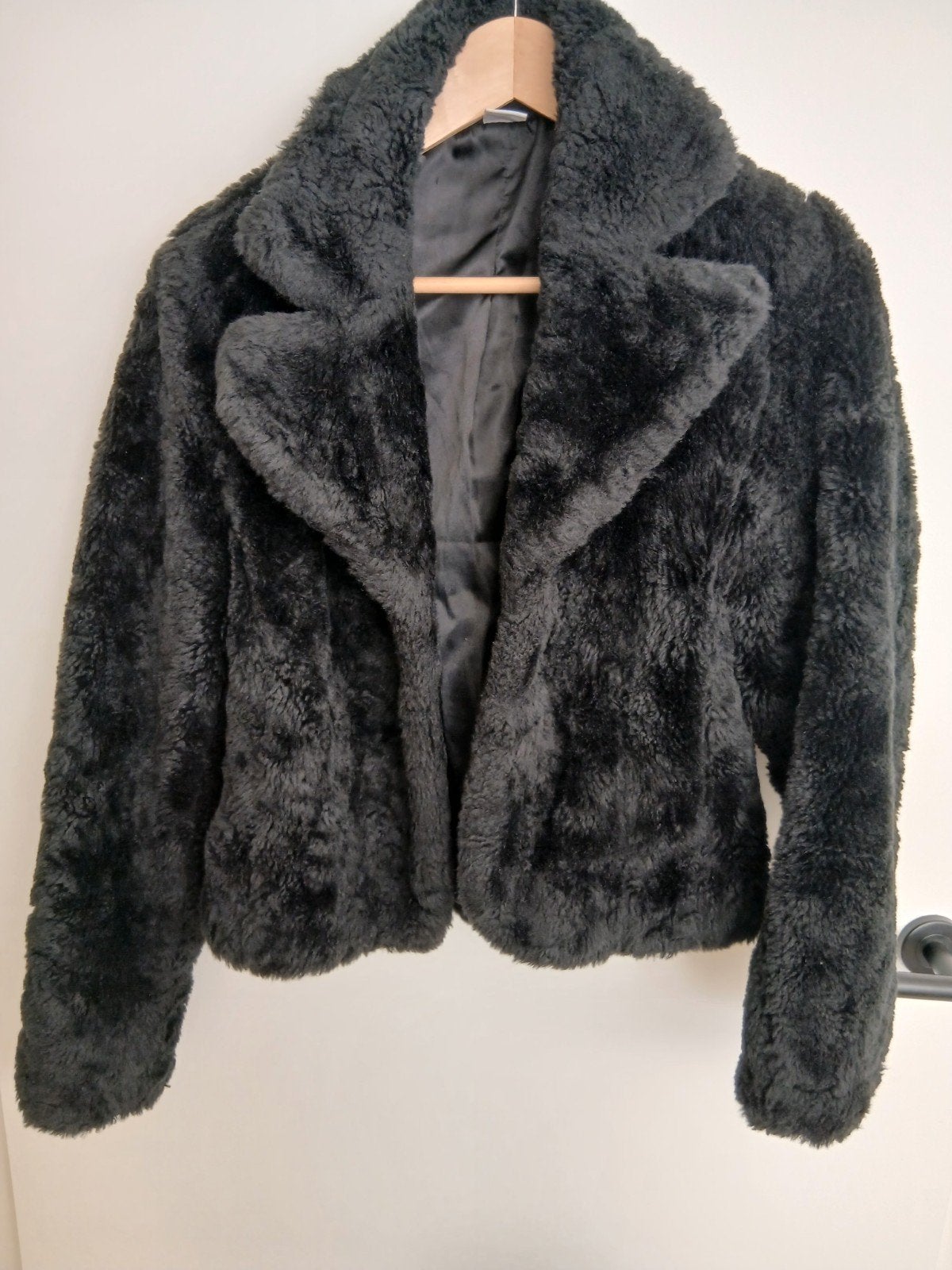 warm kort ( imitatie)bontjasje M&S mt M, Kleding | Dames, Ophalen of Verzenden, Zo goed als nieuw, Zwart