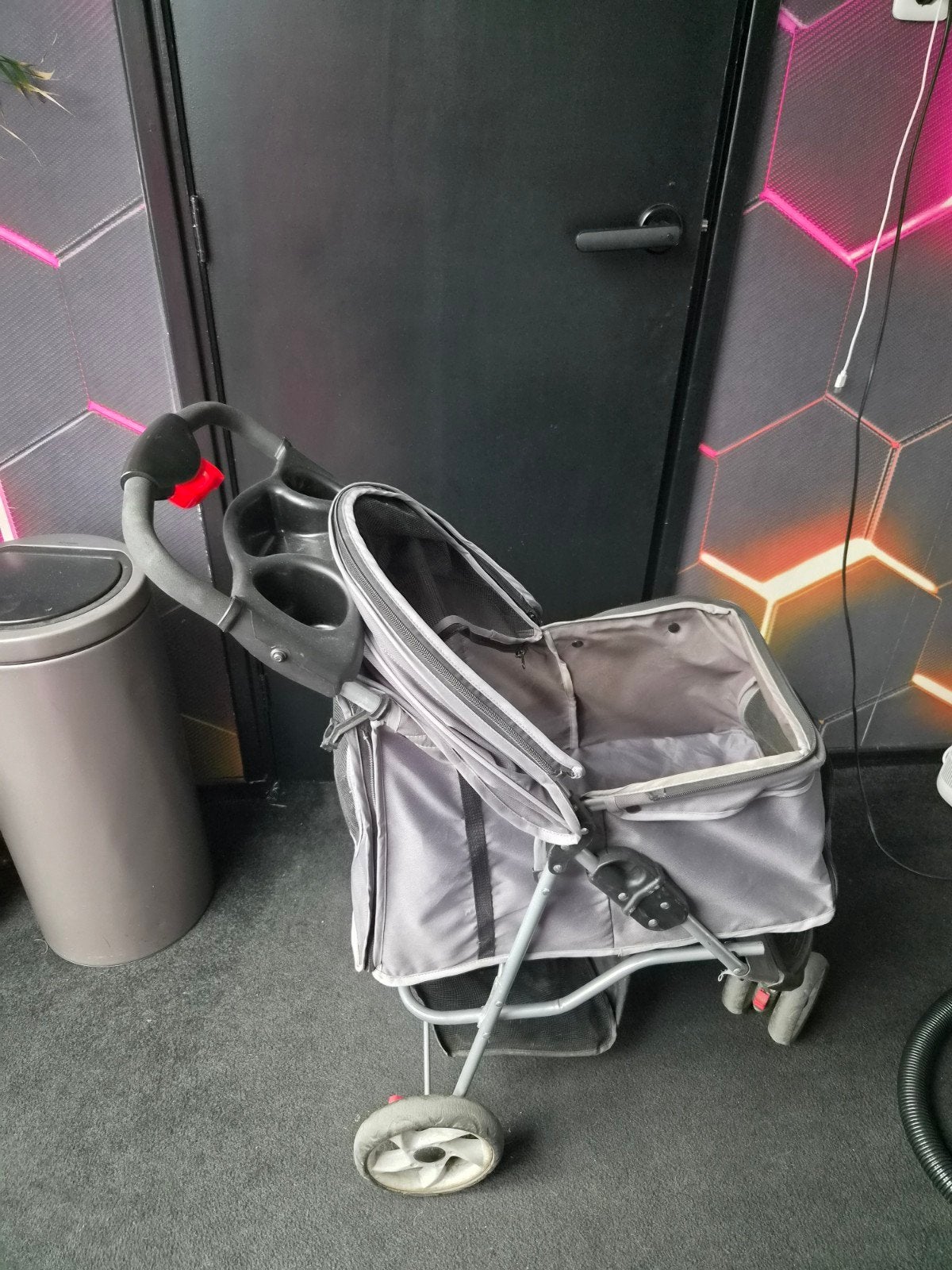 honden buggy te koop, Ophalen, Zo goed als nieuw, Hondenbuggy