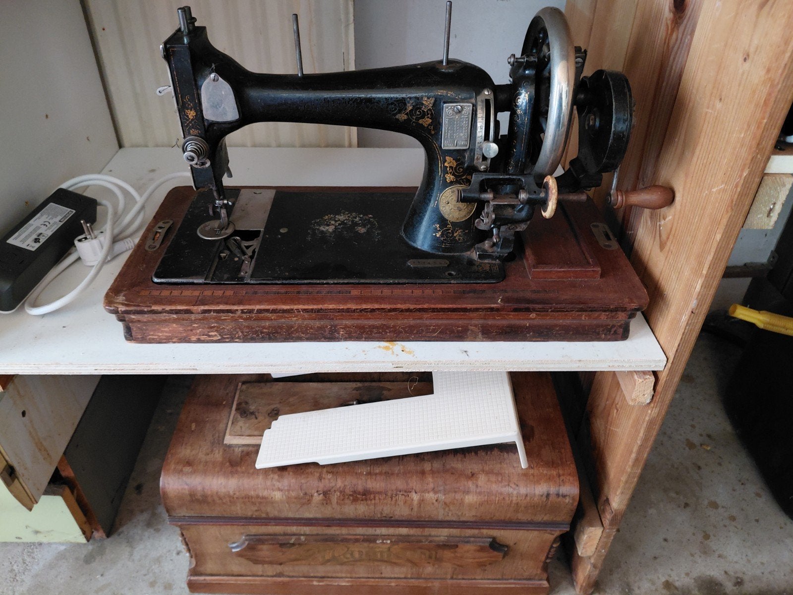 super oude naaimachine, Ophalen