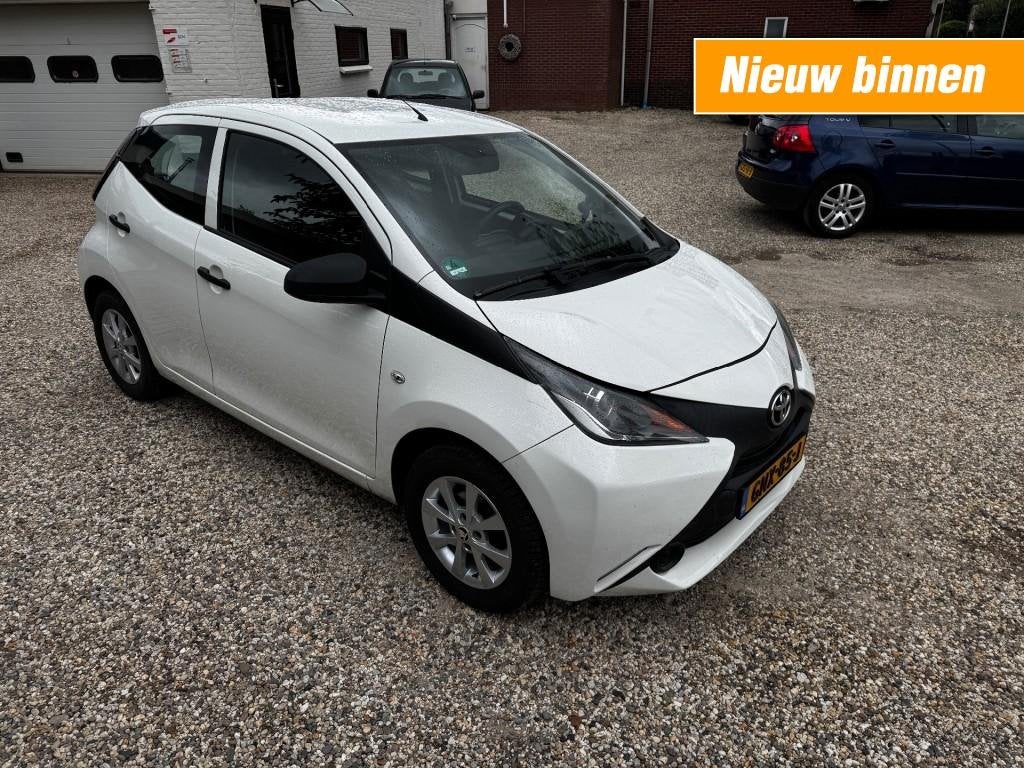 Toyota AYGO 1.0 VVT-I X-PLAY, Auto's, Toyota, Voorwielaandrijving, Euro 5, Gebruikt, Met garantie (alle)