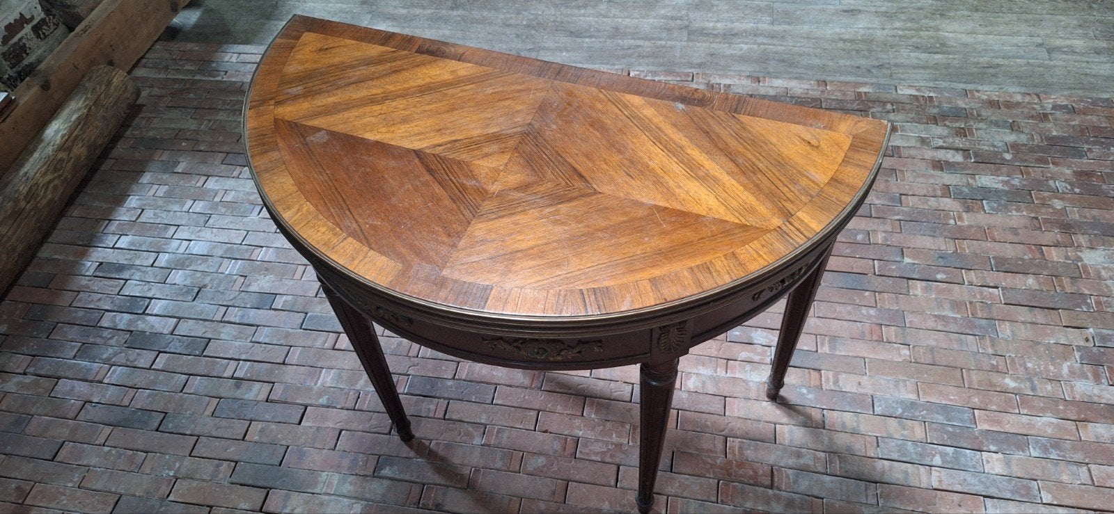 houten tafel, Ophalen