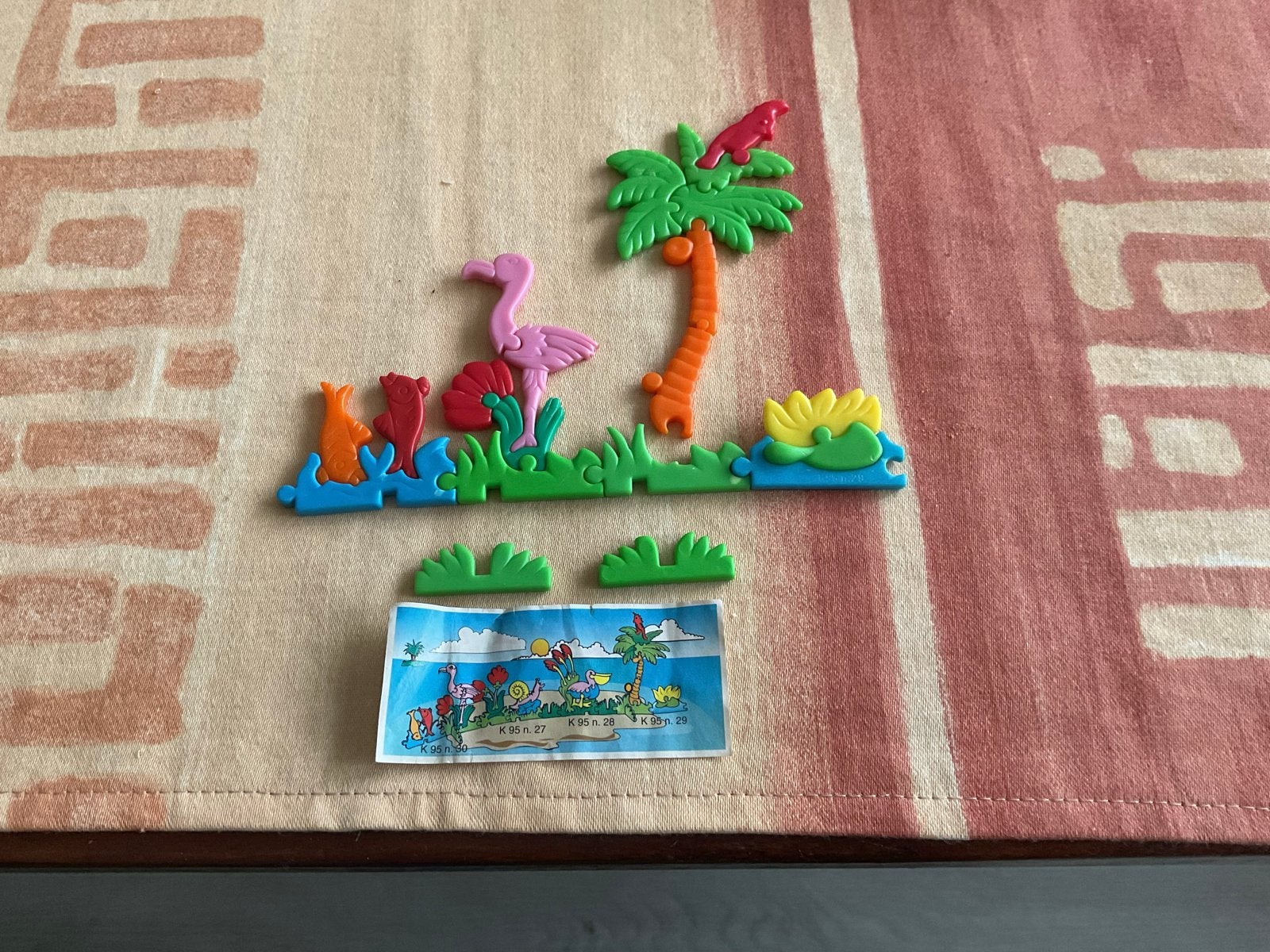 Ferrero Kinder Surprise Puzzel Tropisch Eiland K95, Verzamelen, Verrassingseieren, Zo goed als nieuw, Steekfiguren, Ophalen of Verzenden