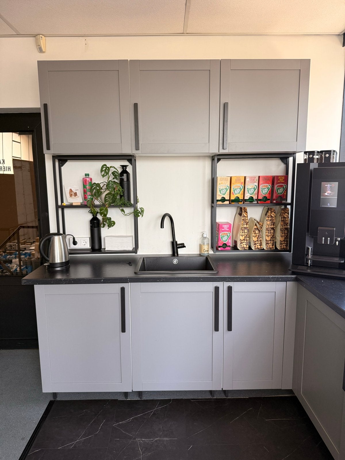 Moderne IKEA Keuken - Grijs met Zwart Werkblad, Ophalen, Gebruikt, Hoekkeuken, Hout
