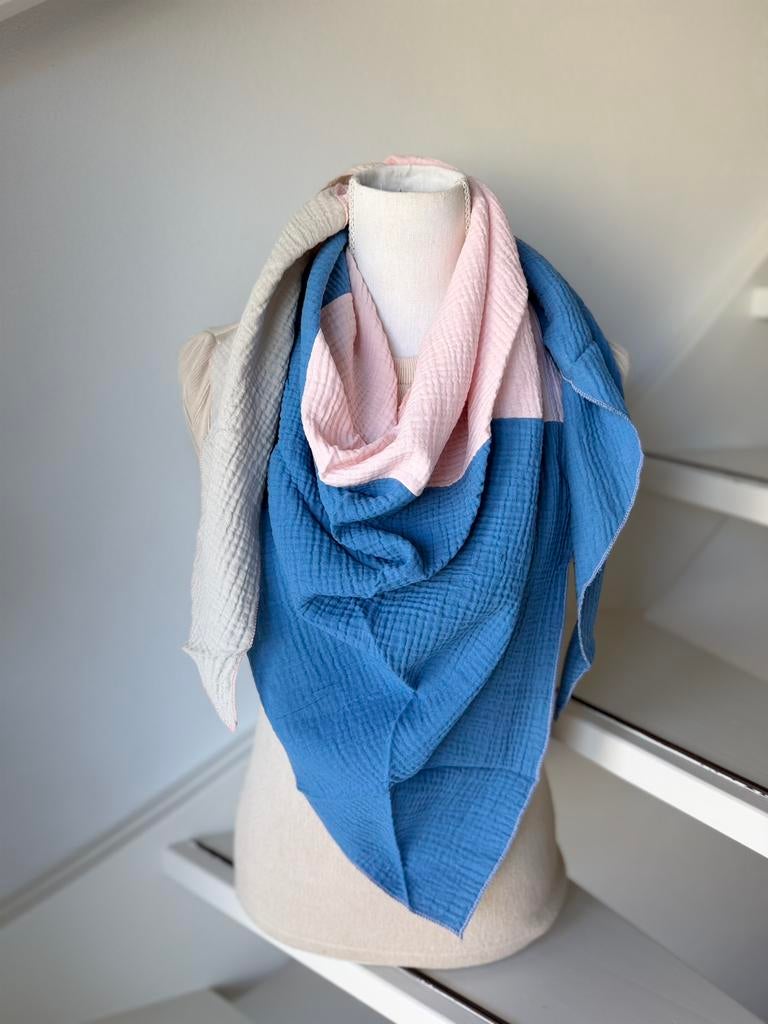 Zomer driehoek sjaal, Ophalen of Verzenden, Zo goed als nieuw, Maat 46/48 (XL) of groter, Sjaal