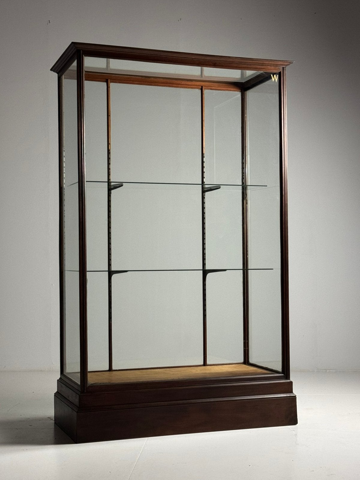 Mahonie Vitrine museumkast 1920, Ophalen, 50 tot 100 cm, Minder dan 100 cm, 25 tot 50 cm