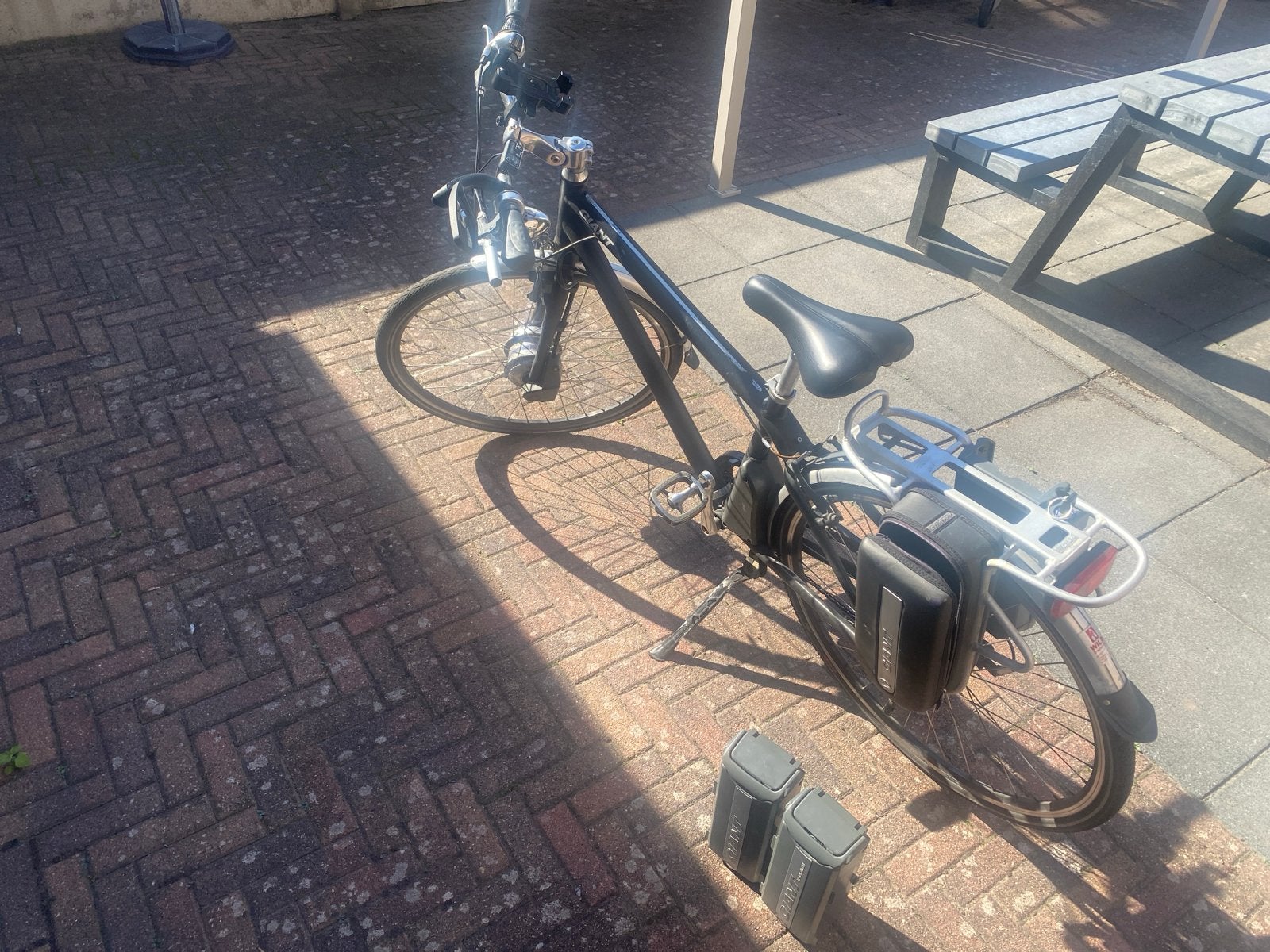 Giant elektrische fiets met 2 accus en 2 sleutels en lader, Fietsen en Brommers, Ophalen, Minder dan 30 km per accu, Gebruikt