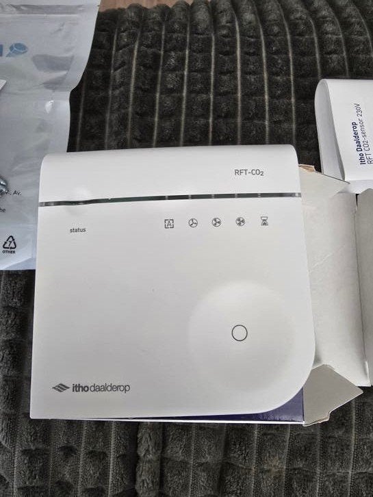 Itho Daalderop RFT CO2-sensor 230V - Nieuw in doos, Doe-het-zelf en Verbouw, Ventilatie en Afzuiging, Ophalen of Verzenden, Nieuw