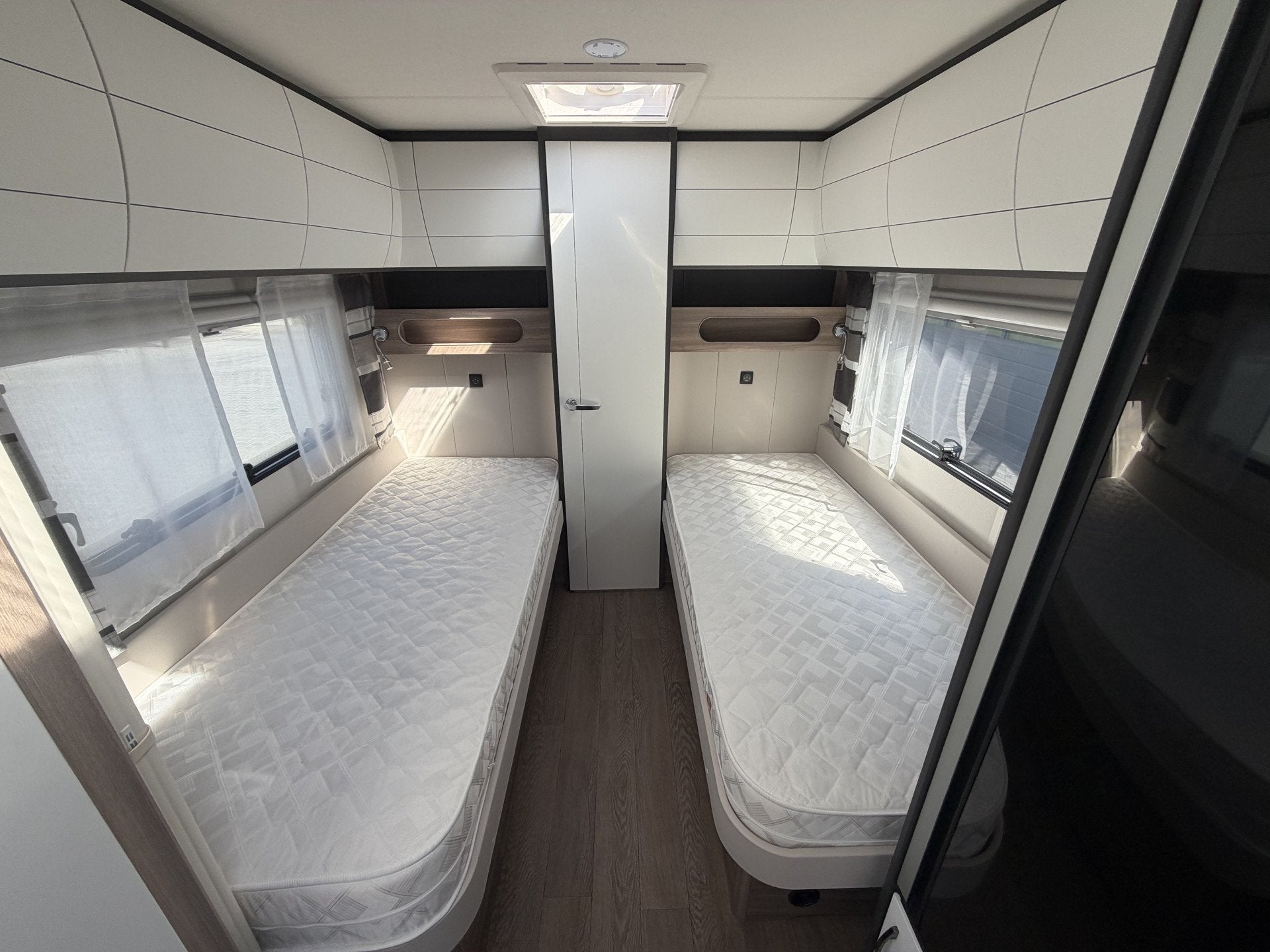 Hobby 540 WLU Excellent Edition Enkele bedden (09-2025) –, Caravans en Kamperen, Caravans, Ringverwarming, Hobby, 7 tot 8 meter