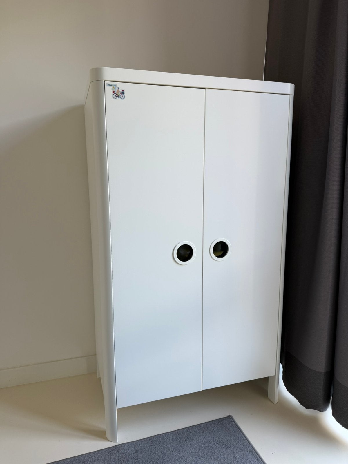 Ikea busunge child wardrobe, Huis en Inrichting, Kasten | Kledingkasten, Ophalen, 100 tot 150 cm, 50 tot 100 cm, Zo goed als nieuw
