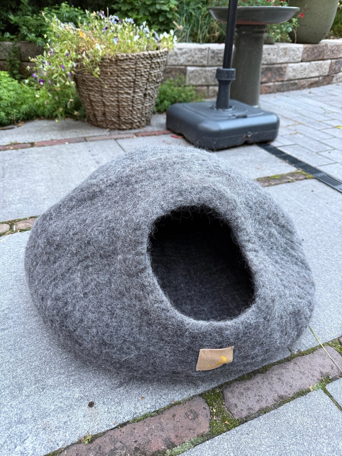Woolnest kattenholletje - wolvilt mand, Dieren en Toebehoren, Kattenmanden, Ophalen of Verzenden, Zo goed als nieuw, Vilt