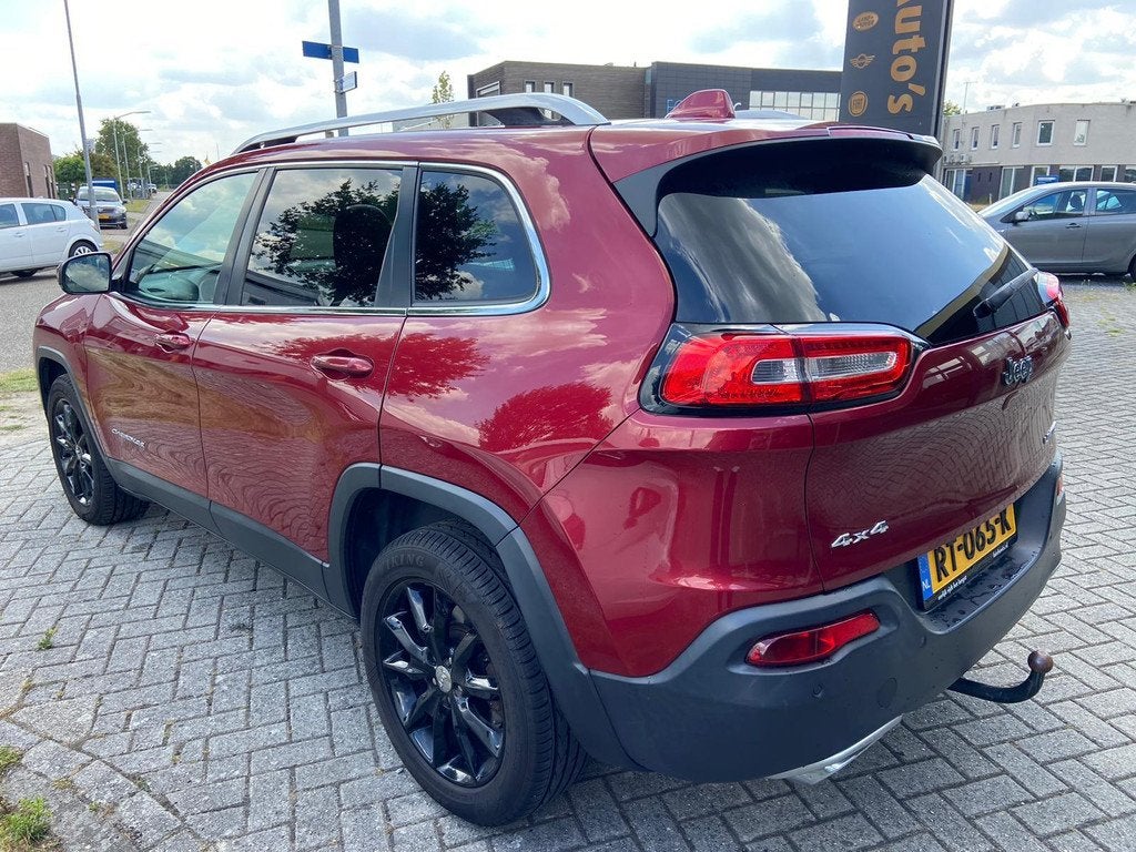 Jeep Cherokee 2.0 Limited 4WD, panodak, trekhaak, navi, crui, Auto's, Automaat, Euro 5, 450 kg, 4 cilinders