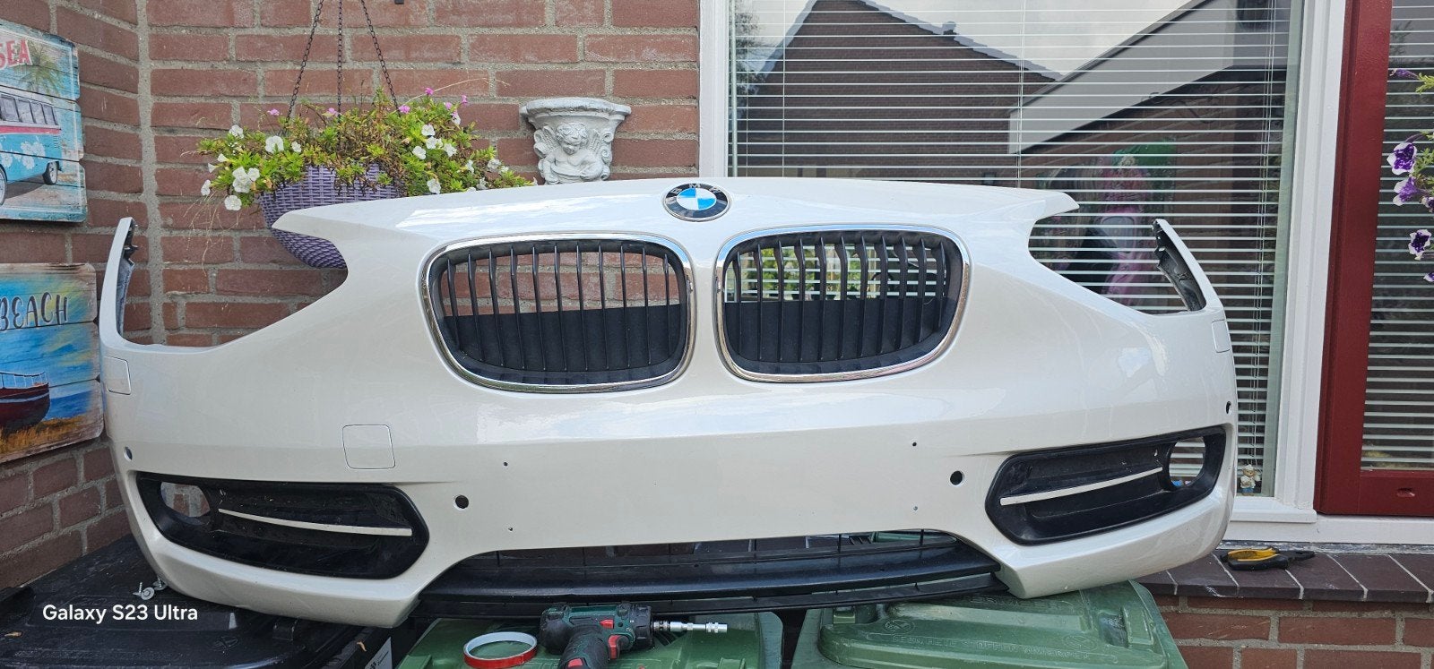 BMW 1 Serie F20/F21 Voorbumper Wit  2015/ 2019, Ophalen of Verzenden, Voor, BMW, Bumper