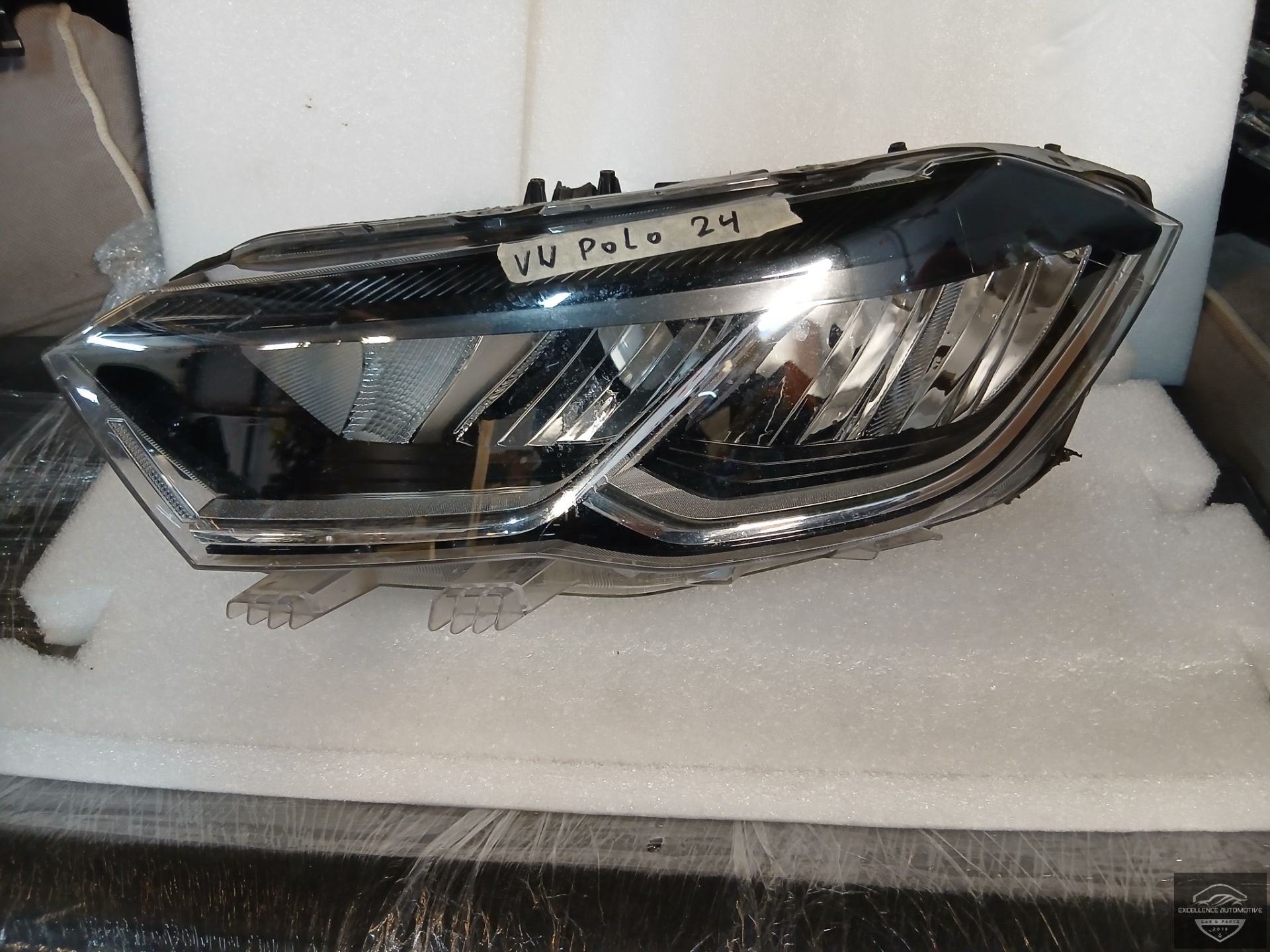 VW Polo 2G Facelift 21+ Vol LED Koplamp Links 2G1941005D, Gebruikt, Volkswagen, Volkswagen AG, Berliner Ring 2
38440  Wolfsburg, DE
