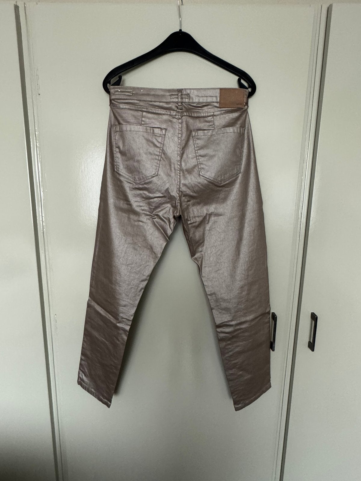 Opus broek/jeans gold maat 42/28 nieuw, Maat 42/44 (L), Nieuw, Ophalen of Verzenden, Lang