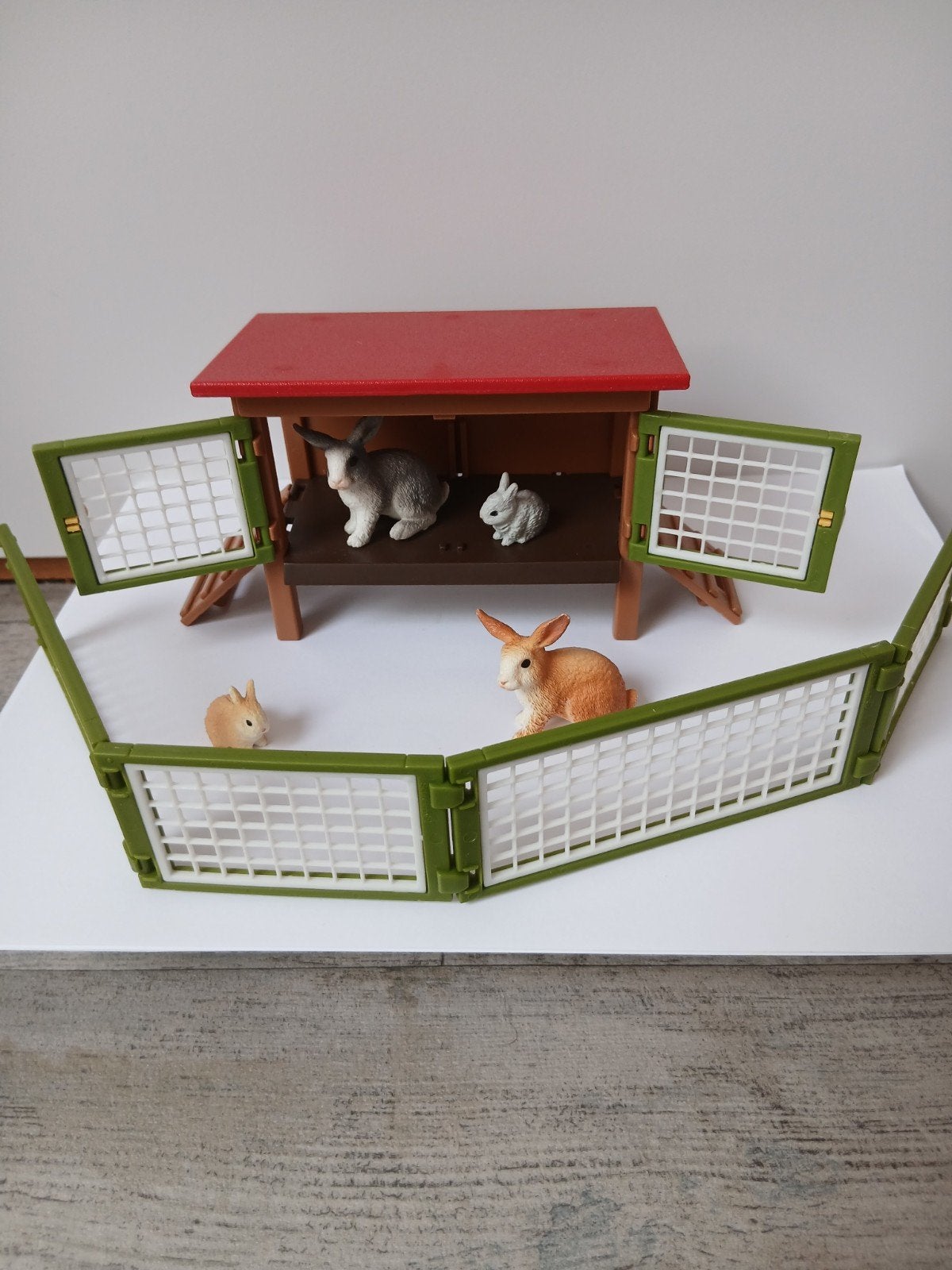 Schleich Konijnenhok met 4 konijnen en hekjes, Ophalen of Verzenden, Zo goed als nieuw, Jongen of Meisje