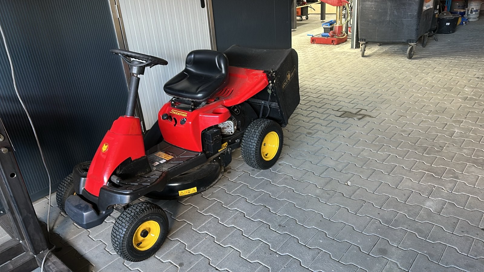 Wolf Scooter Zitmaaier - Compact en Wendbaar, Cirkelmaaier, Gebruikt, Ophalen of Verzenden, 40 t/m 49 cm