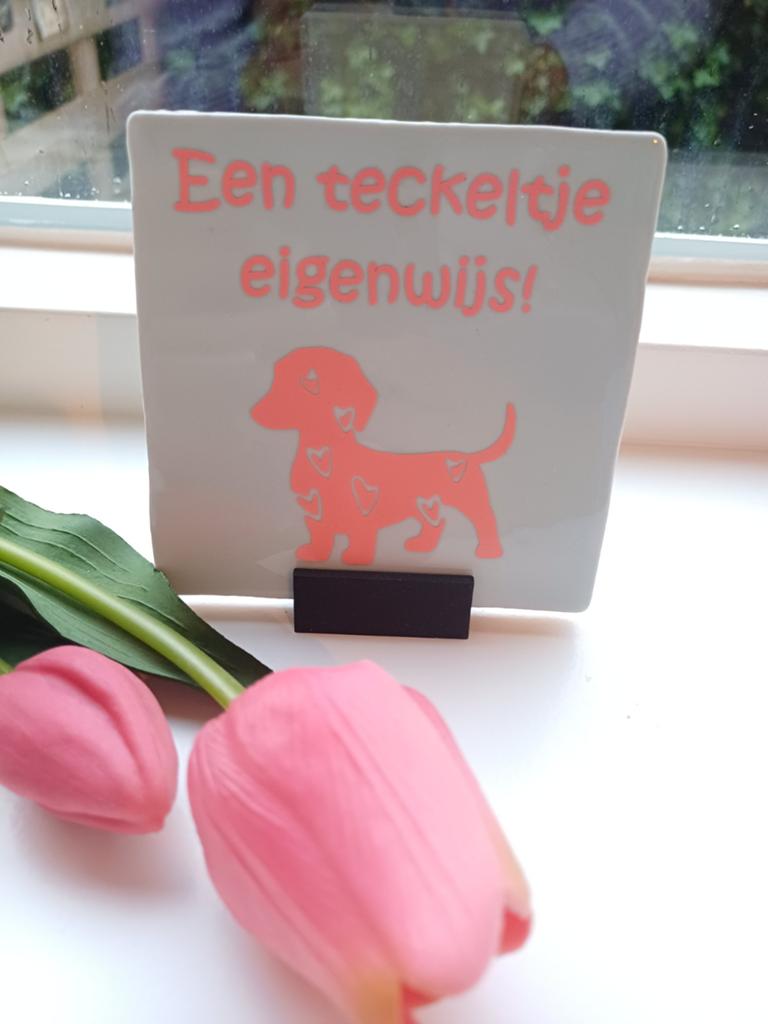 Blauw tegel met roze tekst en teckel, Ophalen of Verzenden, Nieuw, Roze, Steen/keramiek