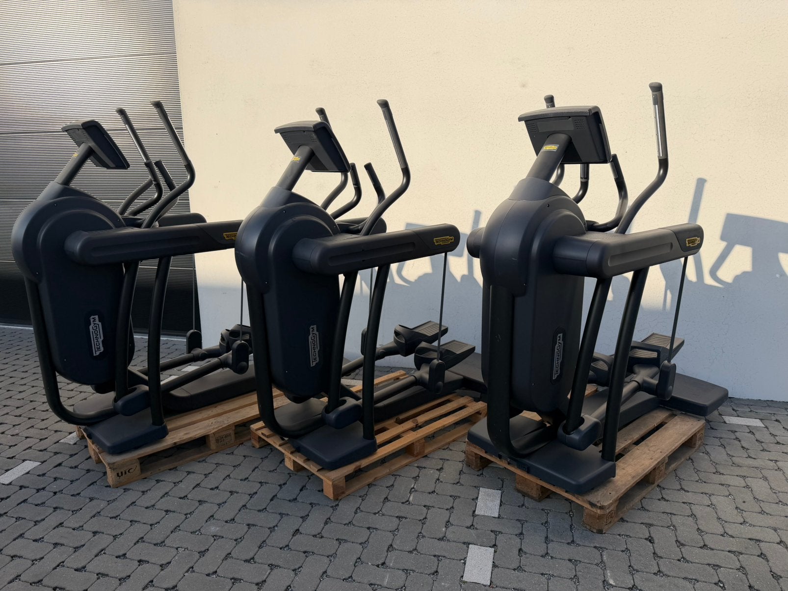 Technogym Vario excite 1000 crosstrainer Black edition