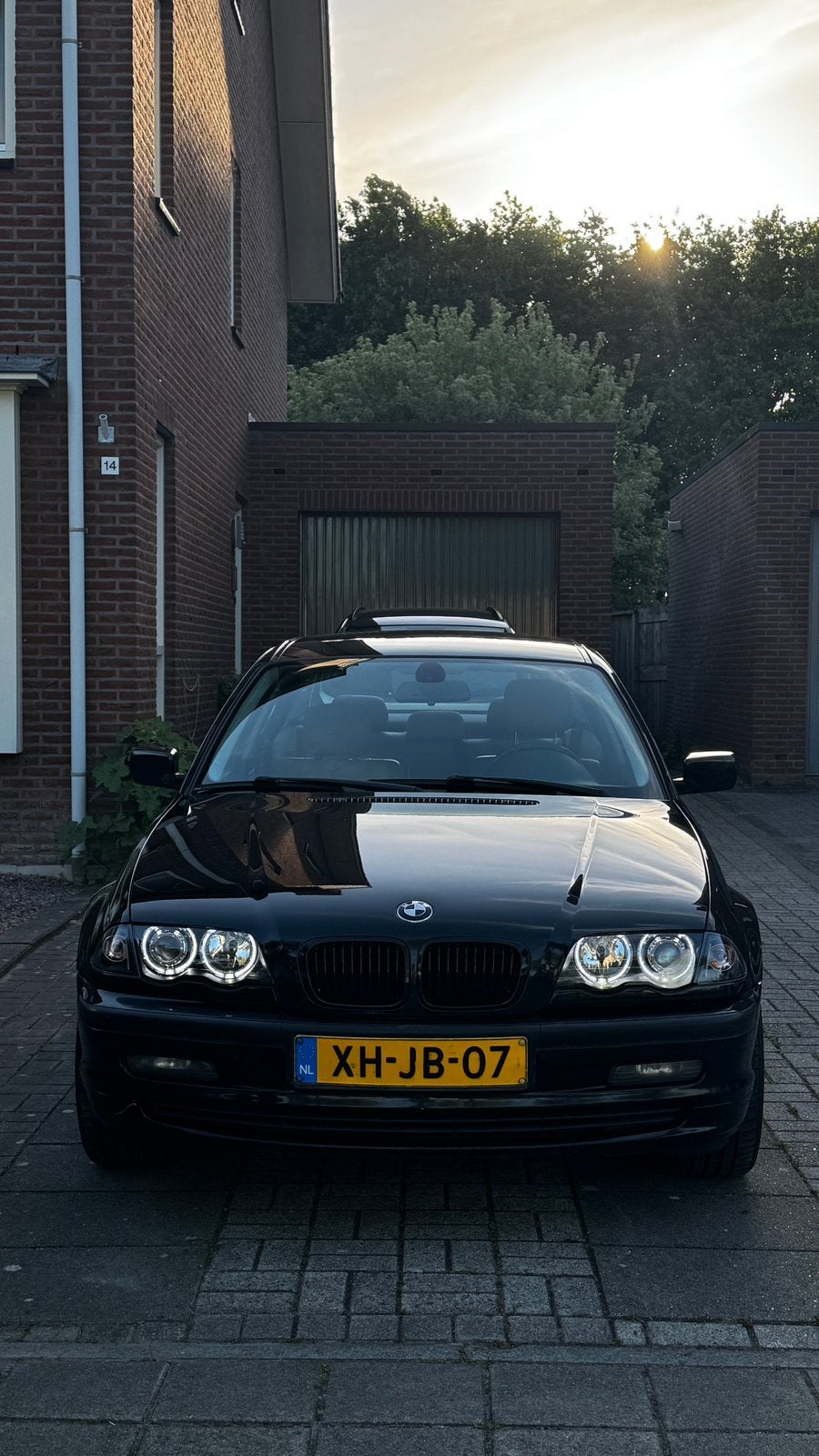 BMW 320i e46 - AUT - 6 cilinder, Auto's, BMW, Achterwielaandrijving, 150 pk, Zwart, Leder