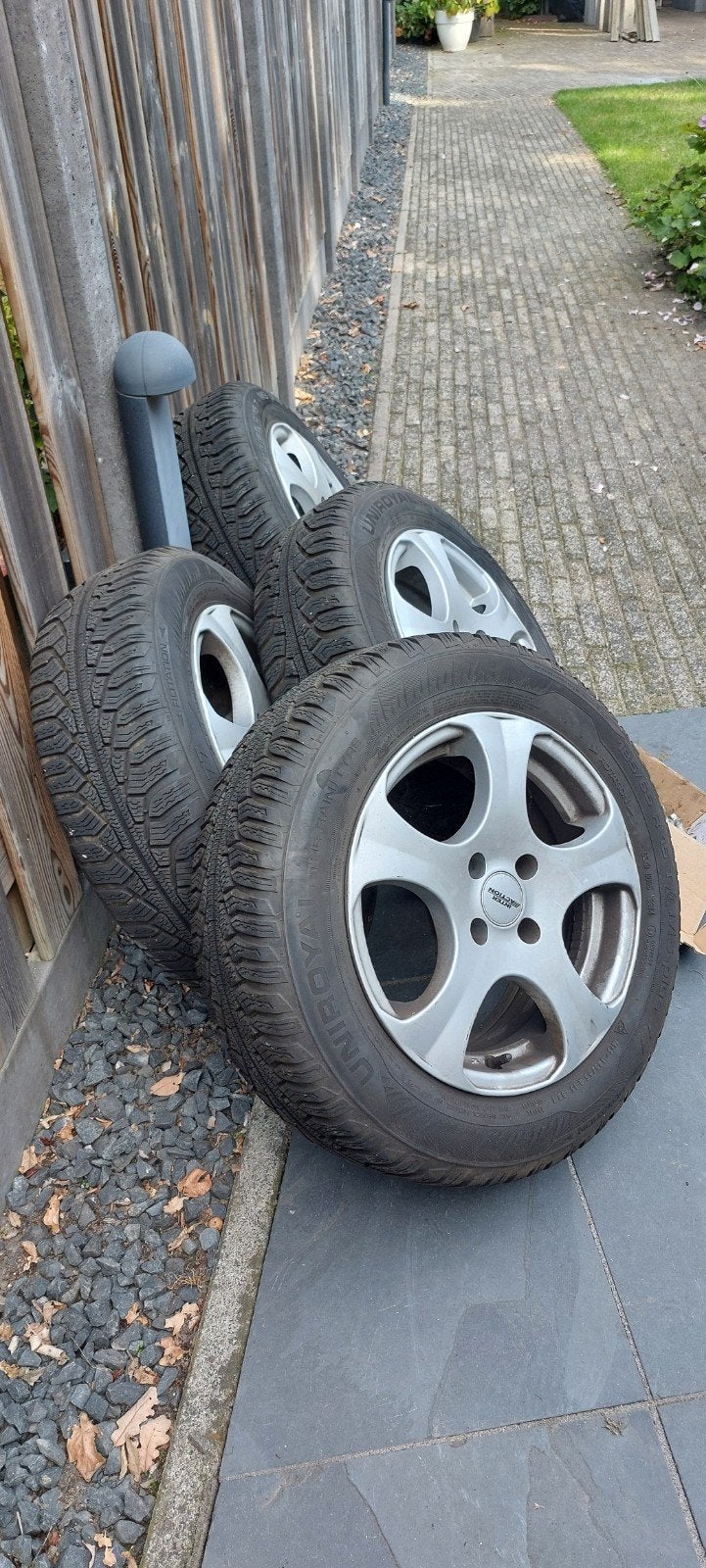 Winterbanden met aluminium velgen Renault Clio Estate, Auto-onderdelen, Ophalen, Gebruikt, 15 inch, Banden en Velgen