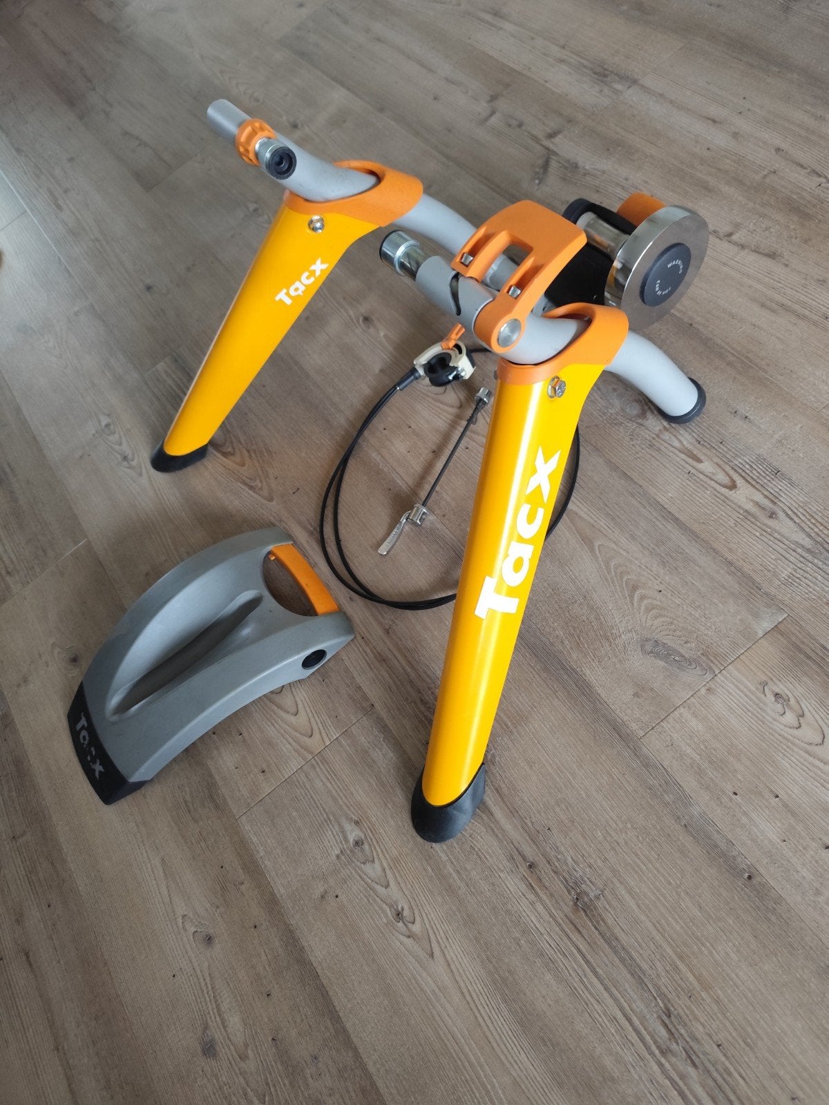 Tacx fietstrainer met draagtas en voorwielsteun, Sport en Fitness, Ophalen, Gebruikt, Overige typen