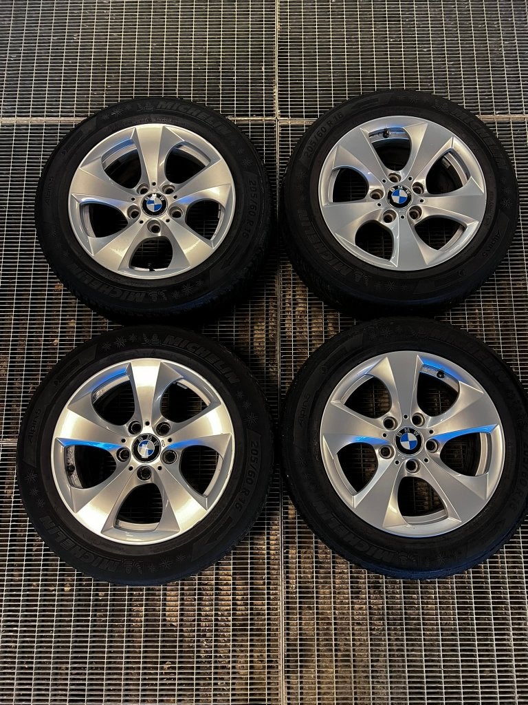 Originele set BMW velgen 16 inch + Michelin winterbanden, Ophalen, Gebruikt, 16 inch, Banden en Velgen