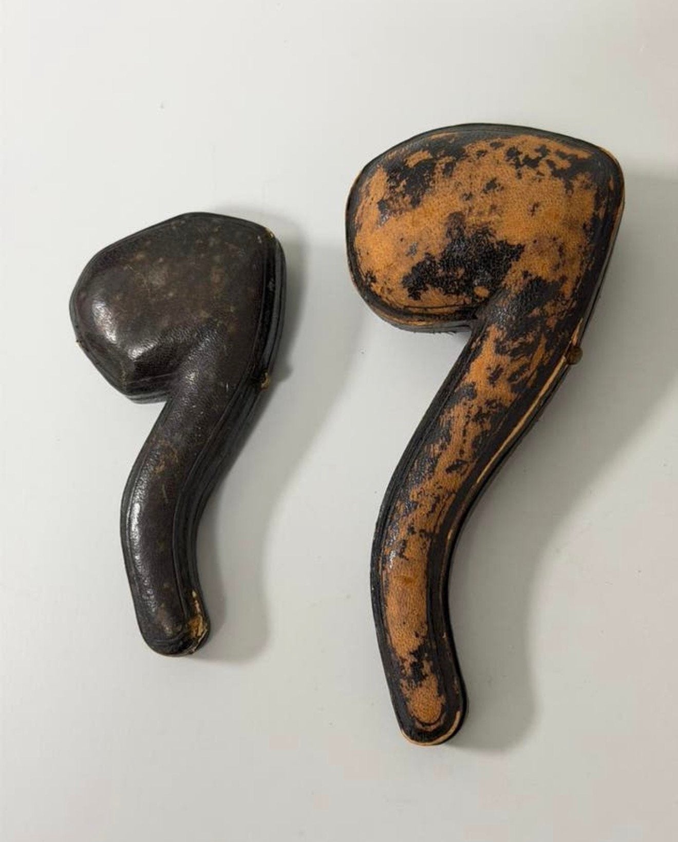 Antieke pijp etui 2X leer ADP pijpenkoffer antiek pijpkoffer, Ophalen of Verzenden, Zo goed als nieuw, H, (Water)pijp