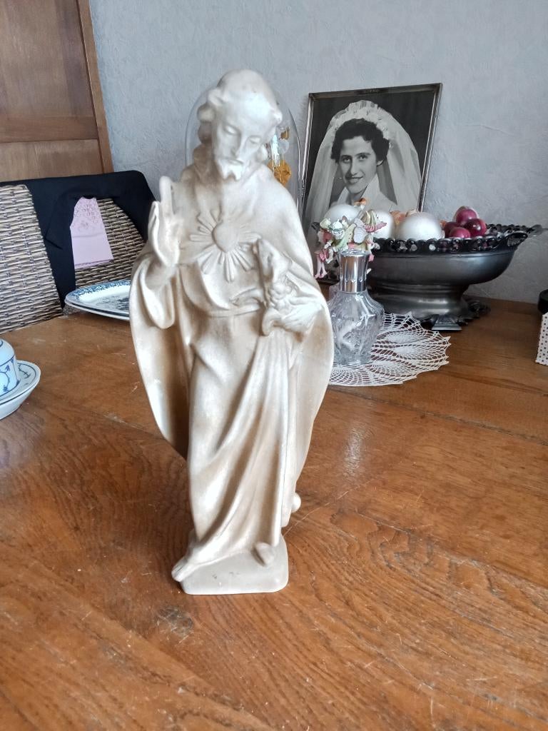 Prachtig beeld jezus heilig hart met schaapje op arm plateel, Ophalen of Verzenden