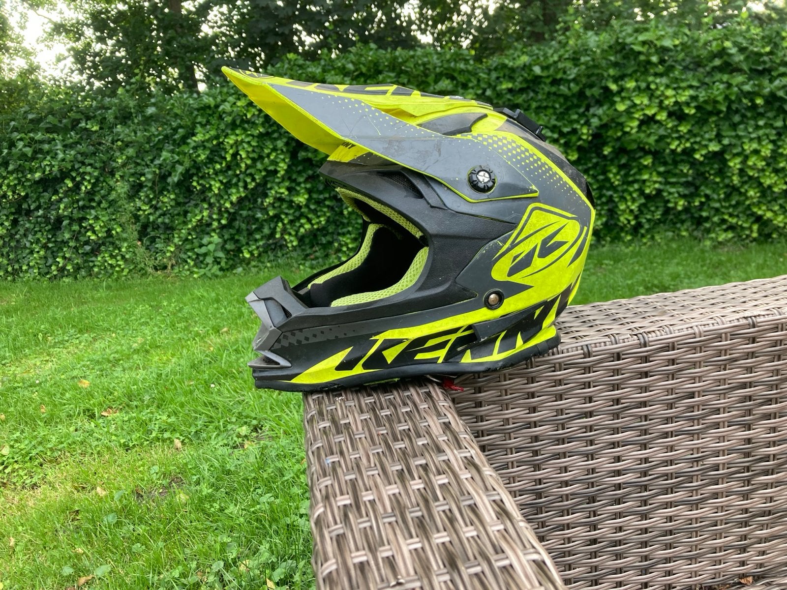 Twee Kenny crosshelmen maat YL (XS), Overige merken, XS, Kinderen, Offroadhelm