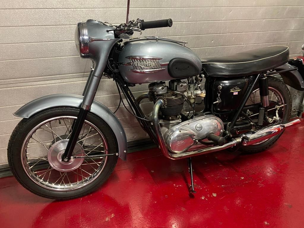 Triumph oldtimer motorfietsen en suzuki GT 750, Motoren, 2 cilinders, Motorrijbewijs A, Gebruikt, Particulier
