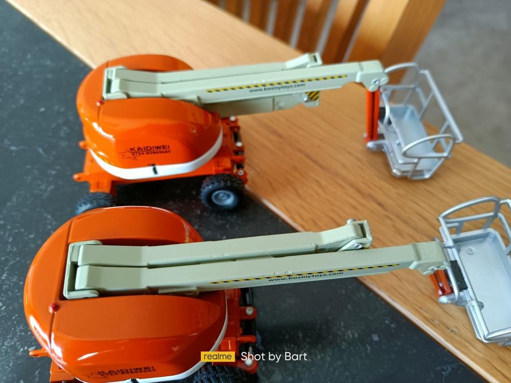 HOOGWERKERS GEEN CONRAD NZG 45EU PER STUK, Hobby en Vrije tijd, Modelauto's | 1:50, Ophalen of Verzenden, Nieuw, Hijskraan, Tractor of Landbouw