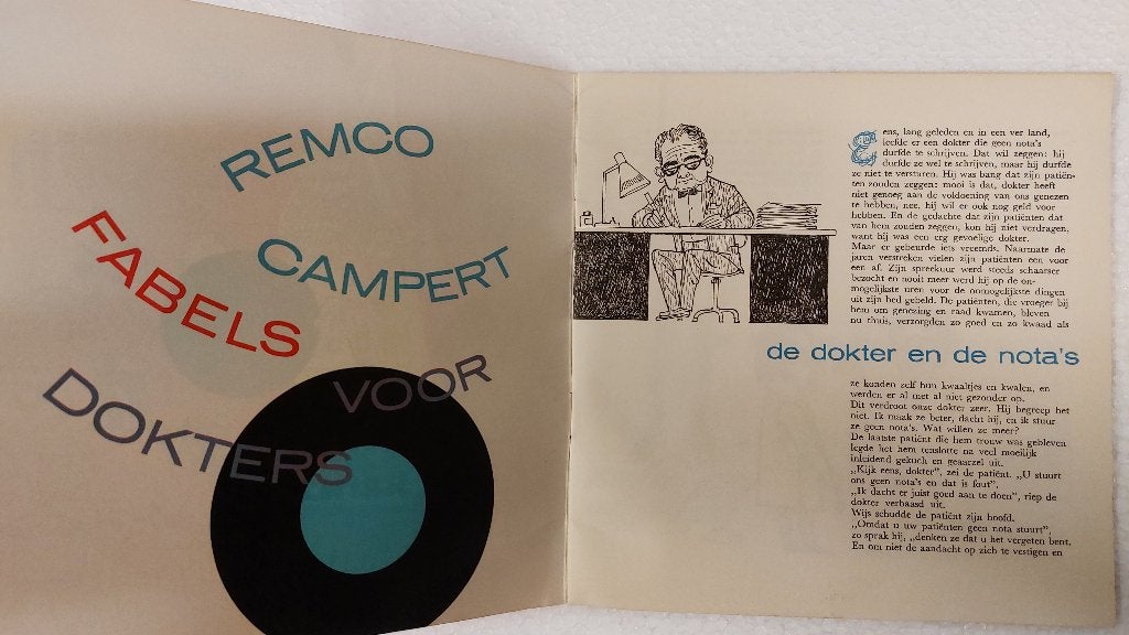 Remco Campert BOEKJE + FLEXI SINGLE Fabels Voor Dokters 1963, Inclusief boekje, Verzenden, Gebruikt, 7 inch